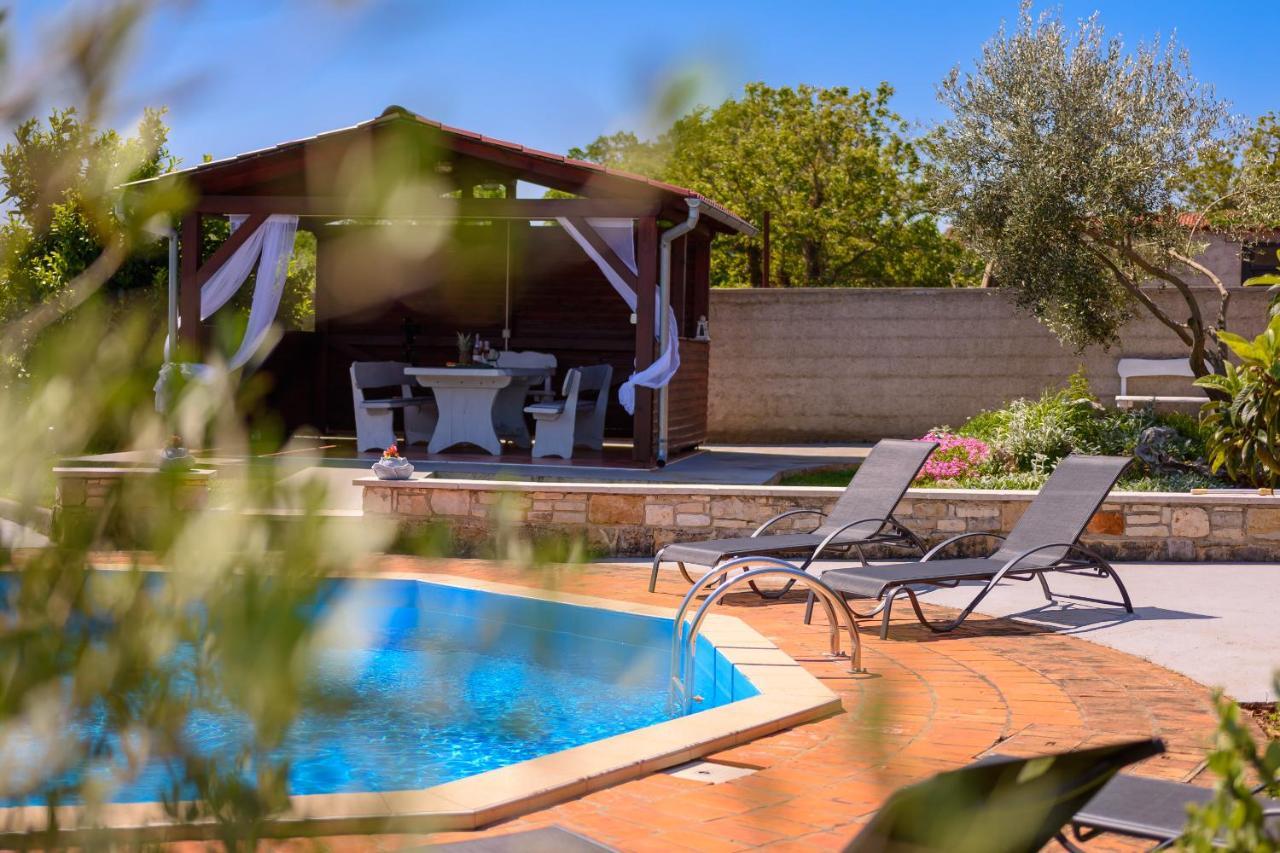 Villa Carla With Private Pool & Kids Playground - Pet Friendly Mutvoran Luaran gambar